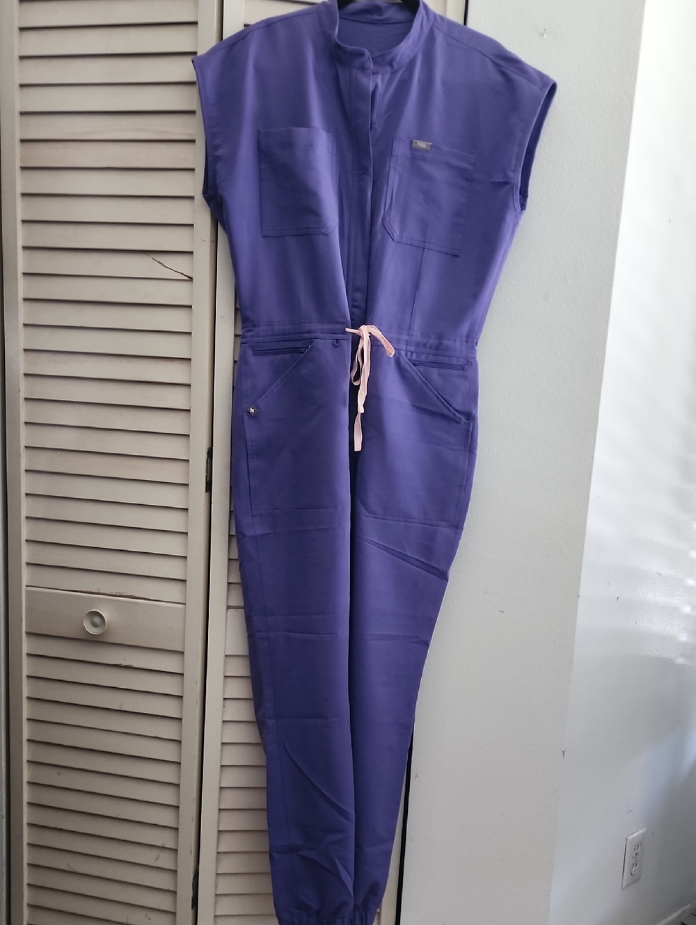 FIGS Purple Women's Sleeveless Jumpsuit Jogger Drawstring Waist IN A SIZE MEDIUM